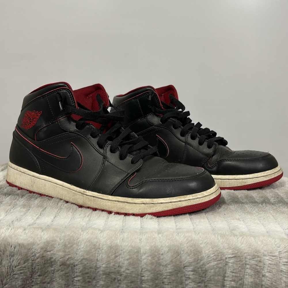Jordan 1 Mid “Black Red” Sz 12